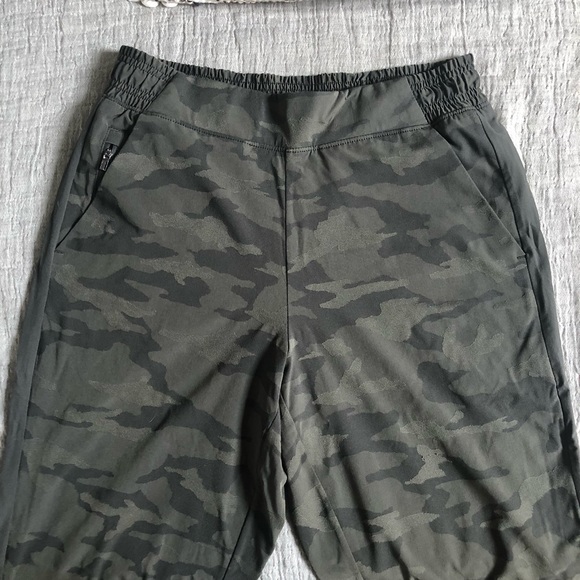 ATHLETA Brooklyn Lined Camo Jogger 6P - Picture 5 of 7